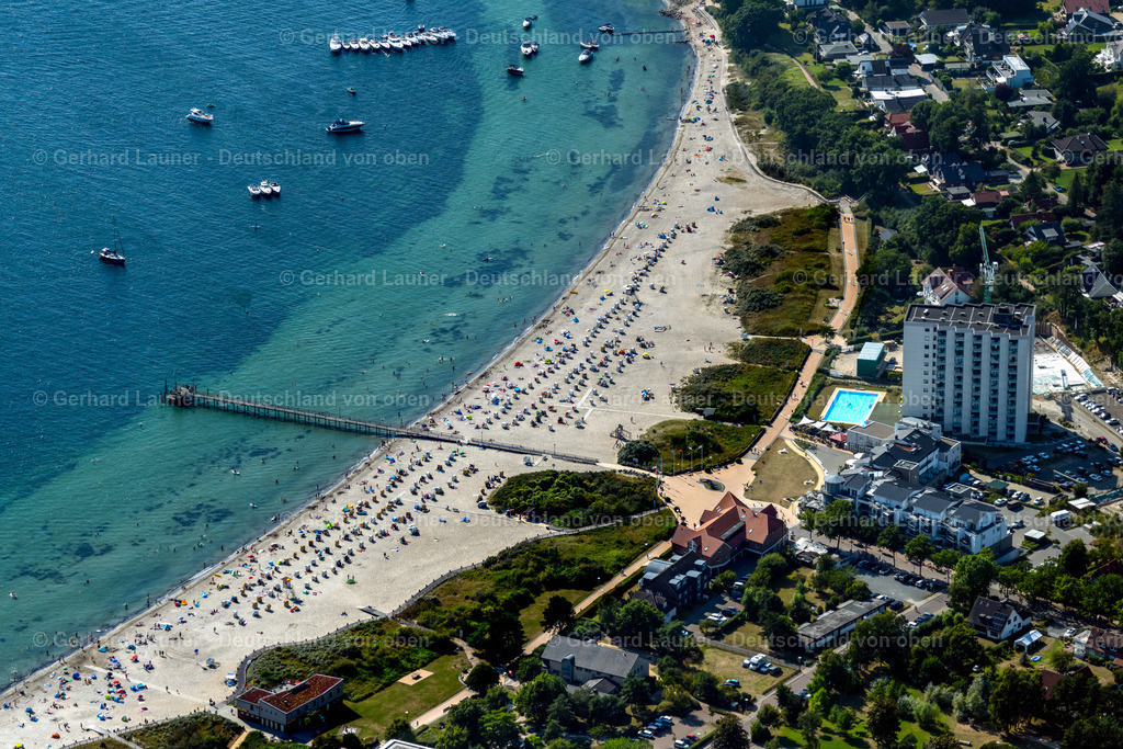 4038076 | NEUSTADT IN HOLSTEIN 07.08.2020 Ortsansicht an der Meeres-Küste der Ostsee in Pelzerhaken im Bundesland Schleswig-Holstein. // Townscape on the seacoast of Baltic Sea in Pelzerhaken in the state Schleswig-Holstein. Foto: Gerhard Launer