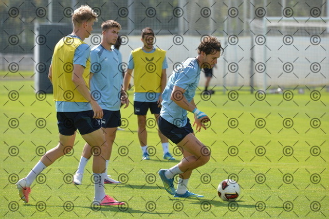 RGE_9975 | Hertha BSC, 2.Bundesliga, Herren, Fußball, Training auf dem Schenckendorffplatz, Montag 10.08. 2026, Saison 2026/27,  am Ball Linus Gechter (Hertha BSC ),  Fotograf: Ralf Gebhardt - Realisiert mit Pictrs.com