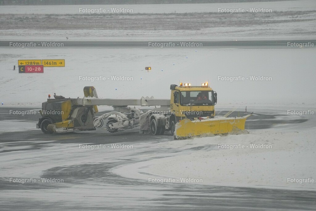 20221218  Deuschland Nuernberg - Airport-3 | Fotografie Woldron