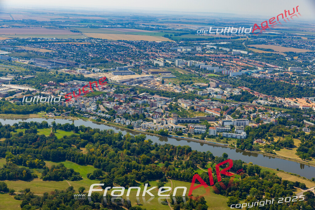 Luftbild Vs Google Maps  Stadtpark  Magdeburg -Das Luftbild wurde 2025 vom UL-Flugzeug heraus erstellt ( keine Drohnenluftbilder ) - Hochauflösende Luftaufnahme -Nicht vergleichbar mit Google Maps oder Satelittenbilder- Die Geschenkidee !Mit Lizenz und Bildrechte bestellbar