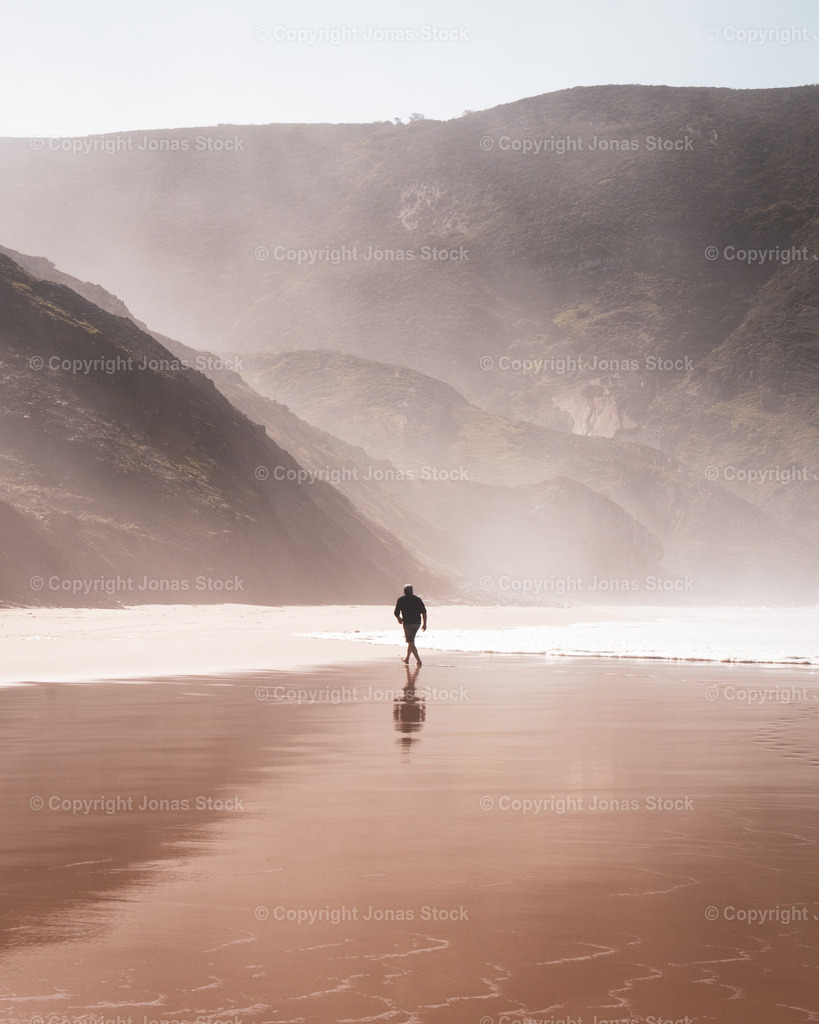 Beach crosswalk | Foggy evenings at the portuguese westcoast.  - Realisiert mit Pictrs.com