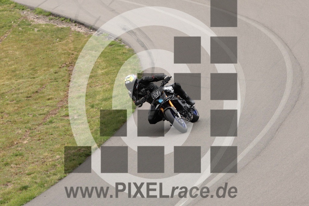 0992-20250503_11654 | Schöne Erinnerungen an spannende Momente - das festzuhalten ist unser Job. PIXELrace.de ist seit 2003 auf den Rennstrecken Europas unterwegs um die Action draußen beim Fahren und die wunderbare Stimmung imm Fahrerlager für euch einzufangen.