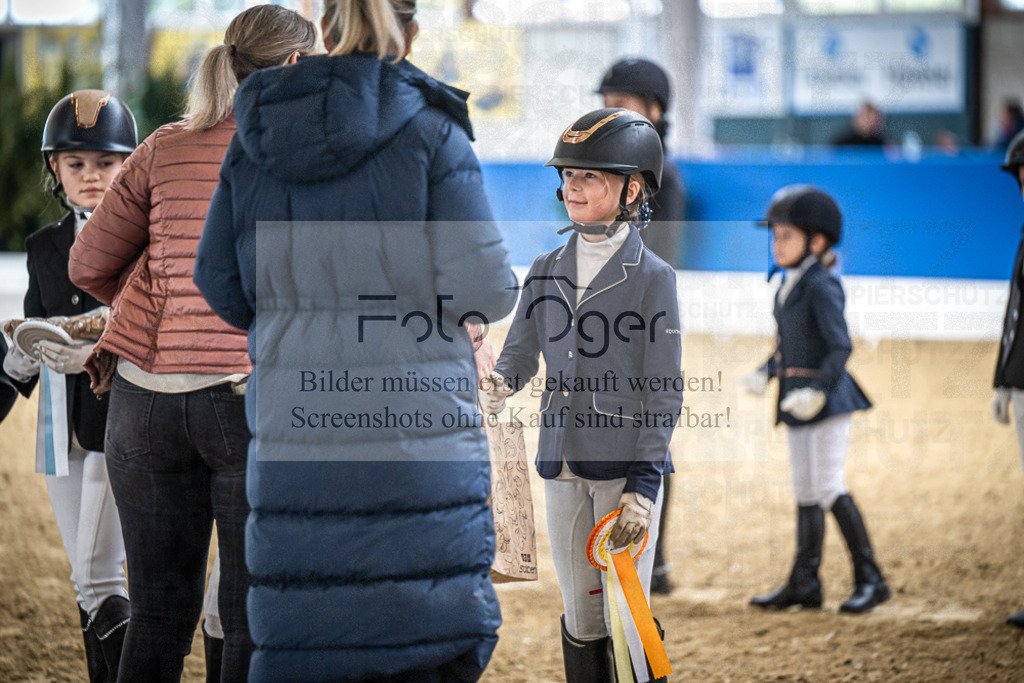 DOS_0055 | Entdecke hochwertige Reitturnierfotos von Foto Oger. Professionell, emotional und authentisch – jetzt Lieblingsmomente im Shop bestellen.Deutschlandweite Turnierfotografie. - Realized with Pictrs.com