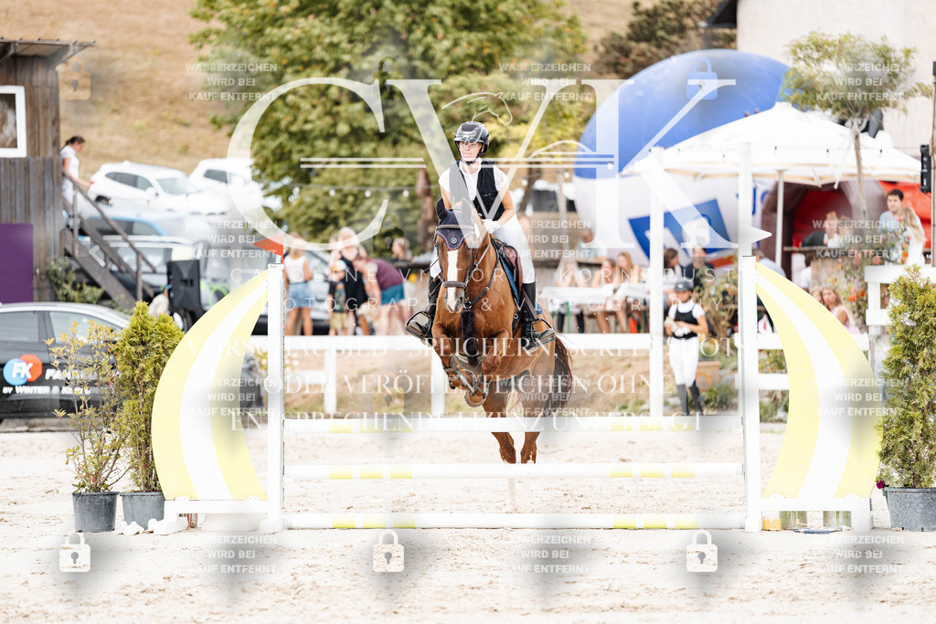 CK908137 | Turnierfotografie Pferdefotografie Trier Rheinland-Pfalz Pferdesport Reitsport Tierfotografie Sportfotografie Pferdevideo Pferdevideografie Equestrianvideography equestrianphotography  - Realisiert mit Pictrs.com