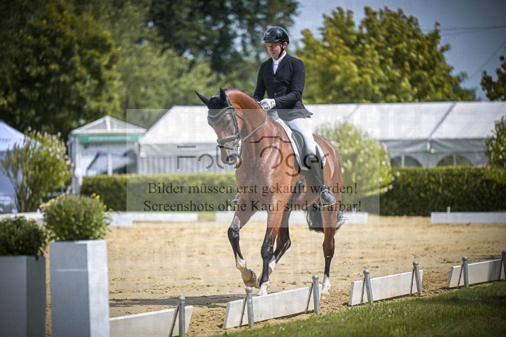 DOS_0460 | Entdecke hochwertige Reitturnierfotos von Foto Oger. Professionell, emotional und authentisch – jetzt Lieblingsmomente im Shop bestellen.Deutschlandweite Turnierfotografie. - Realisiert mit Pictrs.com