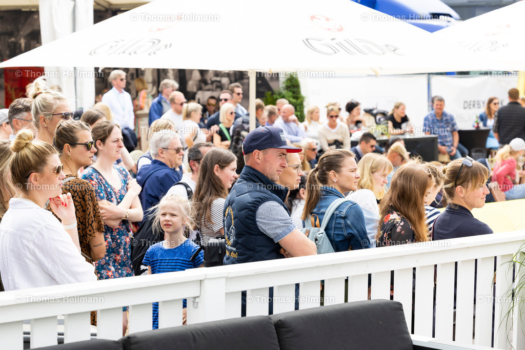TH_Übersicht Massen_8376 | Deutsches Spring- und Dressur-Derby 2023 am 21.05.23 in Hamburg, Derby Platz Klein Flottbek, Thomas Hellmann, _Y7A1631