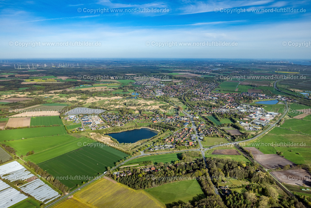 Horneburg_ELS_5029010523 | HORNEBURG 01.05.2023 Ortsansicht der Straßen und Häuser der Wohngebiete in Horneburg im Bundesland Niedersachsen, Deutschland. // Town View of the streets and houses of the residential areas in Horneburg in the state Lower Saxony, Germany. Foto: Martin Elsen