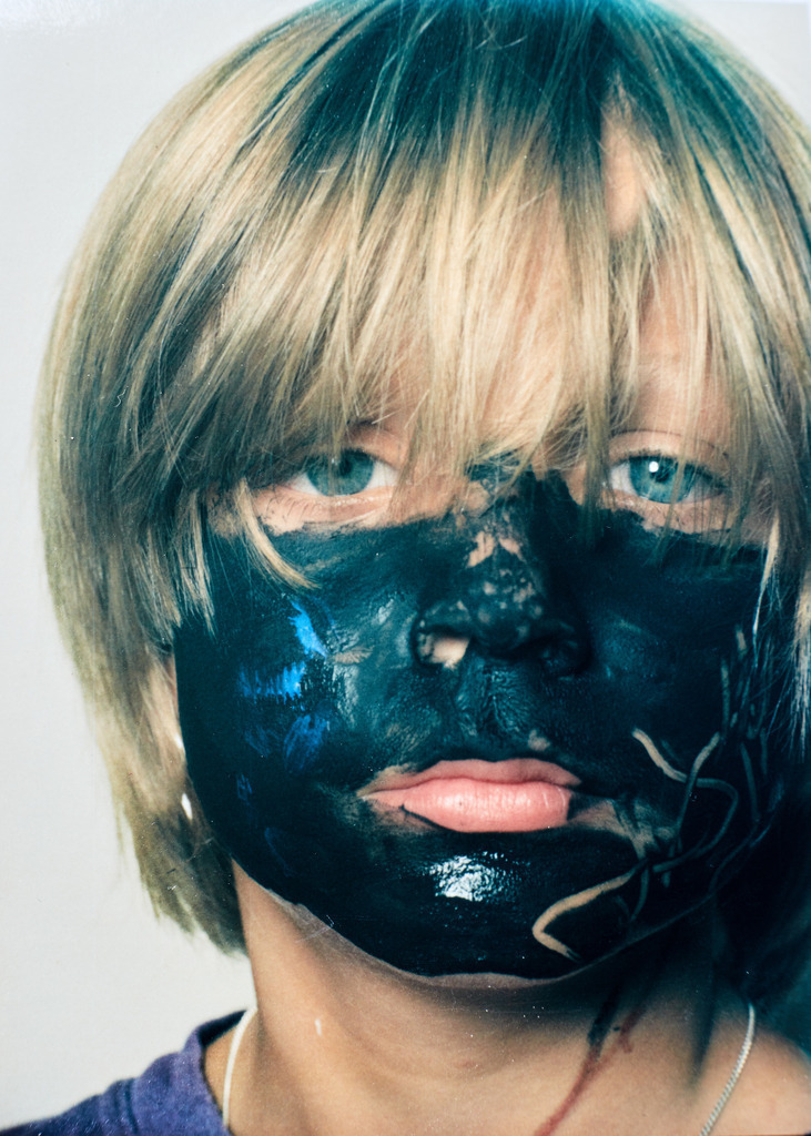 078art_Bee-Braxm_1255 | Werk aus  dem Jahr 1994   Nach einer Aktion im Ritterhausmuseum Offenburg. Kunstmaler Rainer Braxmaier und Modefotograf Wilfried Beege.