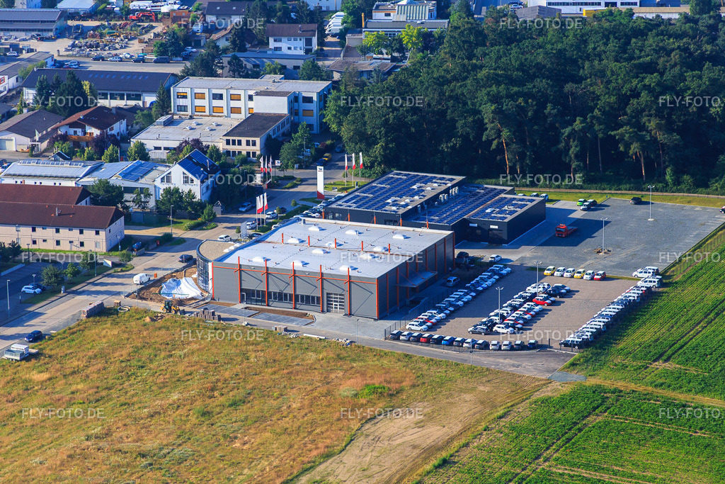 Autohaus Alsbach Bayram GmbH - Alsbach-Hähnlein http://bayram.seat.de/ | Luftbild: Autohaus Alsbach Bayram GmbH - Alsbach-Hähnlein http://bayram.seat.de/ im Ortsteil Sandwiese in Alsbach-Hähnlein im Bundesland Hessen in Deutschland. Foto: IMG_091410.jpg vom 07.07.2016 durch Werner Riehm/FLY-FOTO.de - Realisiert mit Pictrs.com