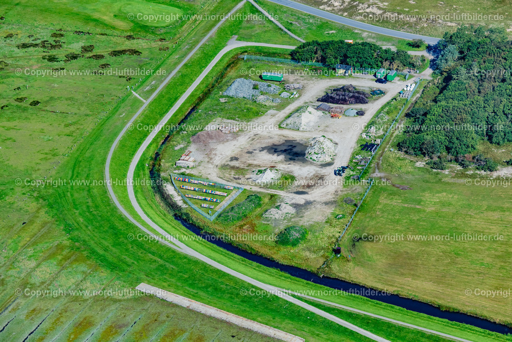 Norderney_Freiwitterungsanlage_Der_Güteschutzgemeinschaft_Für_Verkehrszeichen_Und_Verkehrseinrichtungen_Ev_ELS_6095050923 | NORDERNEY 05.09.2023 Güteschutzgemeinschaft für Verkehrseinrichtungen " Freiwitterungsanlage " Überprüfung wie der Lack sich auf den Straßen Schildern verhält, auf der Insel Norderney an der Landebahn im Bundesland Niedersachsen, Deutschland. // Quality protection association for traffic facilities "Open weathering system" checking how the paint behaves on the road signs, on the island of Norderney at the runway in the state of Lower Saxony, Germany. Foto: Martin Elsen