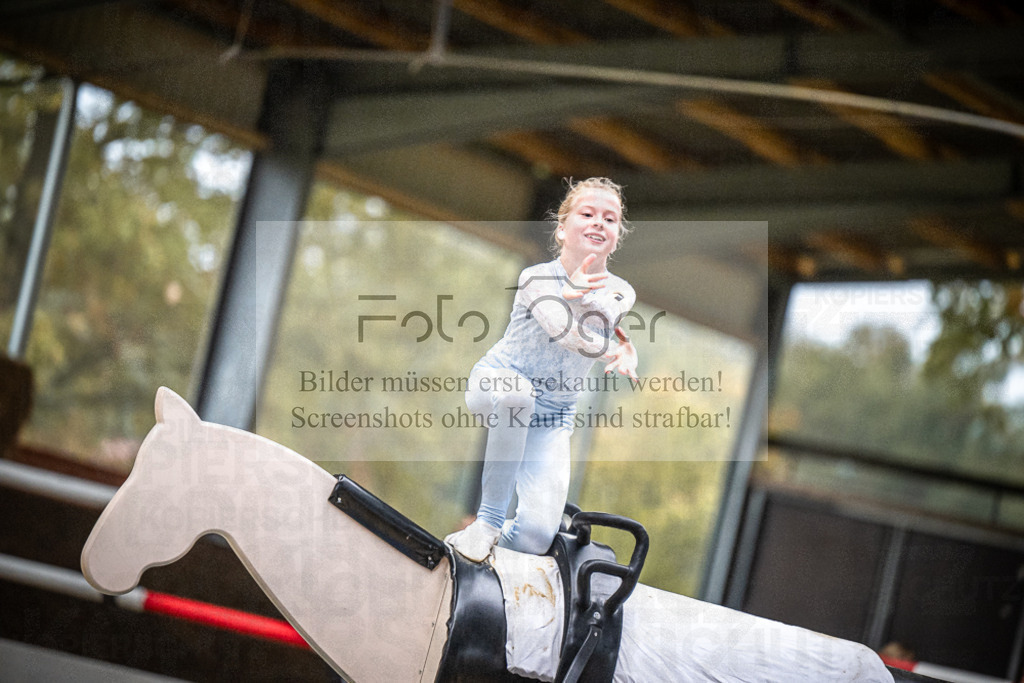 DOS_0752 | Entdecke hochwertige Reitturnierfotos von Foto Oger. Professionell, emotional und authentisch – jetzt Lieblingsmomente im Shop bestellen.Deutschlandweite Turnierfotografie. - Realisiert mit Pictrs.com