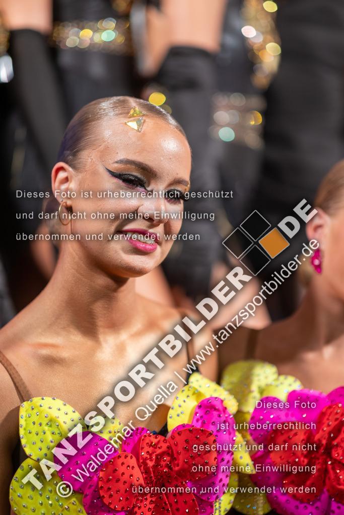 20260322-13600 | Hier finden Sie Tanz Bilder vom Latein und Standard Formationen tanzen. Sportbilder vom Tanzsport. Schöne Fotos und von Weltmeisterschaft, Europameisterschaft, Bundesliga, Regionalliga, Oberliga und Landesliga sowie von GOC Stuttgart, DanceComp, WM Bremen