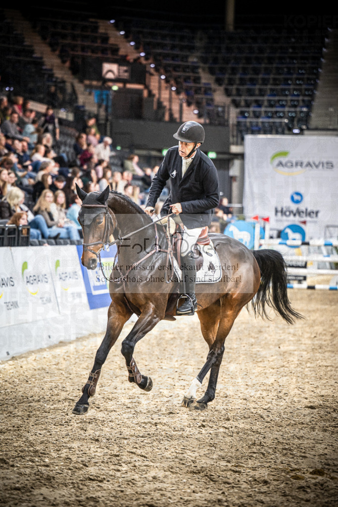 DOS_2173 | Entdecke hochwertige Reitturnierfotos von Foto Oger. Professionell, emotional und authentisch – jetzt Lieblingsmomente im Shop bestellen.Deutschlandweite Turnierfotografie. - Realisiert mit Pictrs.com
