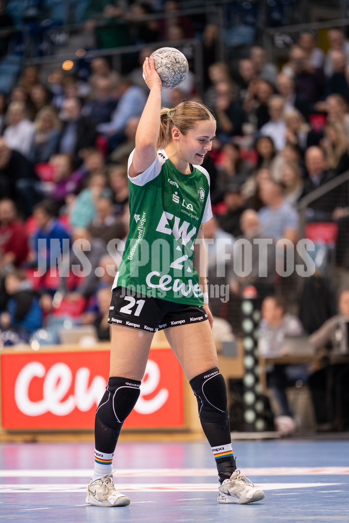 Handball I Frauen I Saison 2025-2026 I 1. HBF I 17. Spieltag I VFL Oldenburg - Thüringer HC I 0767 | Joanna Granicka (21, VfL Oldenburg) - Realisiert mit Pictrs.com