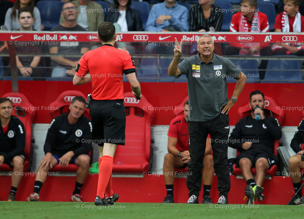 A_LUI_200822_10 | SPORT,FUSSBALL,ADMIRAL BUNDESLIGA AUSTRIA KLAGENFURT-SALZBURG 20.08.2022 IM BILD: SCHIEDSRICHTER JOSEF SPURNY UND PETER PACULT  (KLAGENFURT)  FOTO: FOTOLUI/MARIO WIMMER