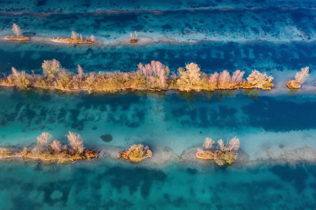 K-9 | Online Shop für Stock Fotos aus Augsburg und der ganzen Welt.
Europa, Seychellen, Island, Korsika, Sardinien, Griechenland, Deutschland,... - Realisiert mit Pictrs.com