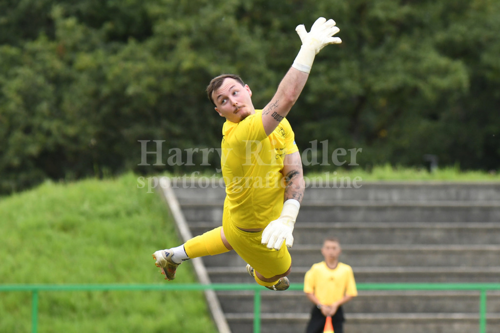 SpVgg GW Deggendorf | Lukas Groll (SpVgg GW Deggendorf #1) - Realisiert mit Pictrs.com