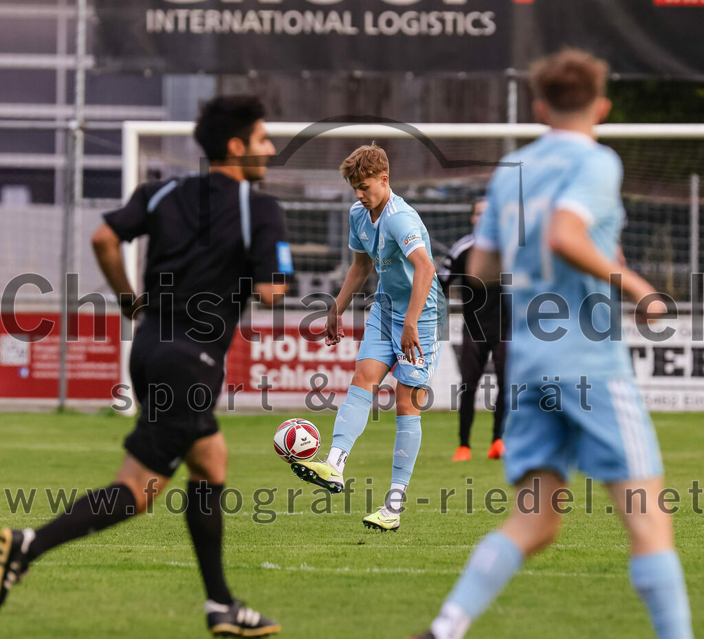 2023-07-28_020_FC_Schwaig_gegen_TSV_1860_Rosenheim | Oberding, Deutschland, 28.07.2023:
Fußball, Landesliga Südost 2023 / 2024, 3. Spieltag, FC Schwaig gegen TSV 1860 Rosenheim, Endergebnis: 1:1

Marcel Martens (TSV 1860 Rosenheim, #22)

Foto: Christian Riedel / fotografie-riedel.net