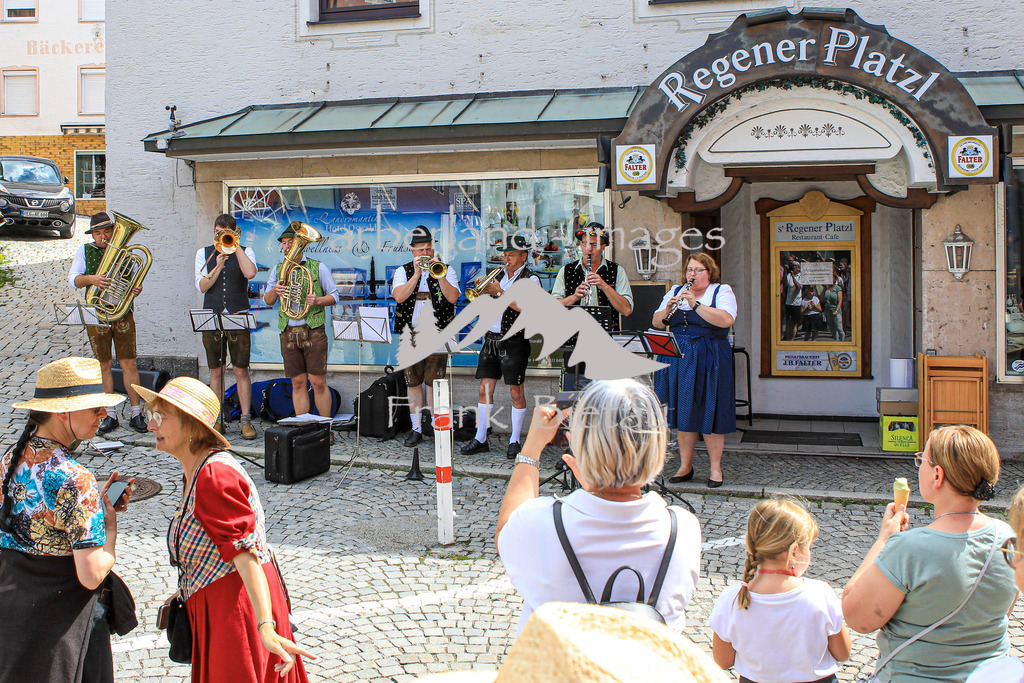 OE7A3833 | jeder freie Platz wird zur Bühne