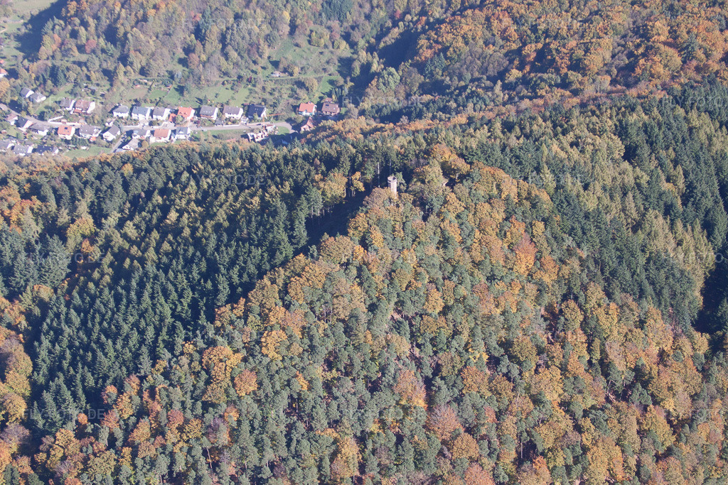 Luftbild: Rehbergturm in Waldrohrbach im Bundesland Rheinland-Pfalz in Deutschland. Foto: IMG_34779.jpg vom 26.10.2010 durch Werner Riehm/FLY-FOTO.de