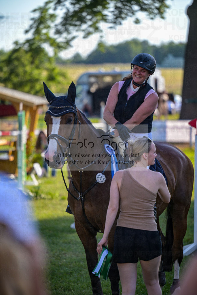 Reitturnier Voxtrup | Entdecke hochwertige Reitturnierfotos von Foto Oger. Professionell, emotional und authentisch – jetzt Lieblingsmomente im Shop bestellen.Deutschlandweite Turnierfotografie. - Realisiert mit Pictrs.com