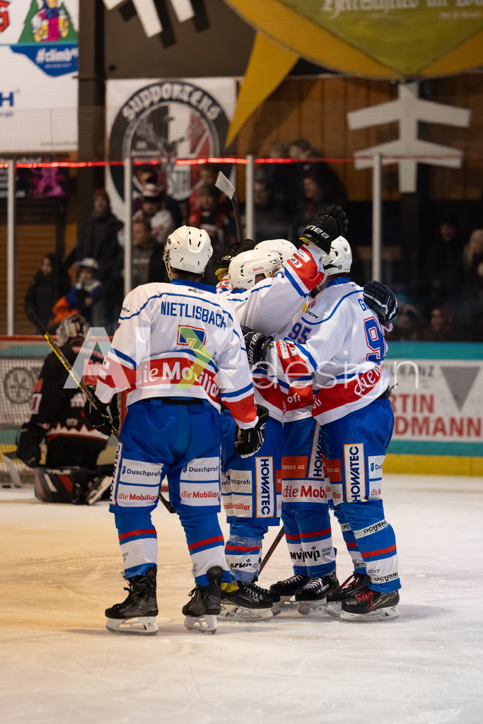 Eishockey I Herren I Saison 2025-2026 I Regio League | 3. Liga Regular Season Gr. 1 ZS | Men I 17. Spieltag I EHC Herrischried - HC Wohlen Freiamt I 01.02.2026 | Hochwertige Sportfotos kaufen & lizenzieren für Medien, Vereine, Agenturen & Sportler:innen. Entdecke professionelle Sportfotografie im Bildshop von Alexander Franzen. - Realisiert mit Pictrs.com
