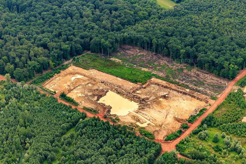 Vue aérienne: Argilières de la Forêt de Hagenau à Kesseldorf dans le département Bas Rhin, France – .Photo: IMG_107898.jpg prise le 14/06/2018 par Werner Riehm/FLY-FOTO.eu – Résolution de l'original: 5472 x 3648 px