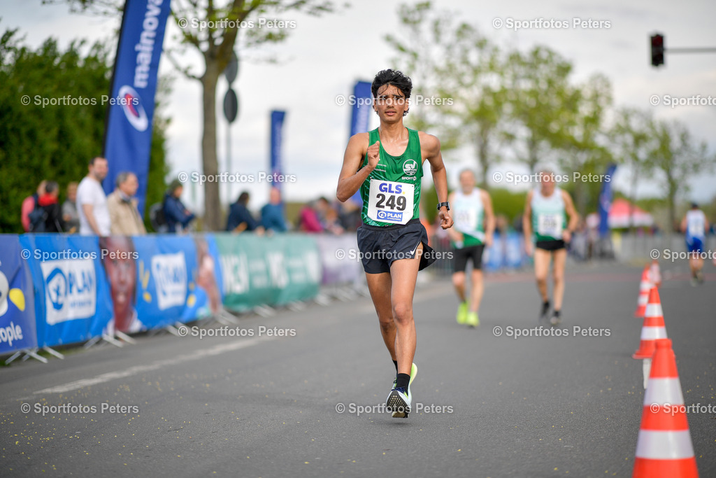 _KP18331_1 | 13.04.2025, xkaix, Leichtathletik Deutsche Meisterschaft 2025, Straßengehen v.l. Jassam Abu EL Wafa (SV Halle) - Realisiert mit Pictrs.com