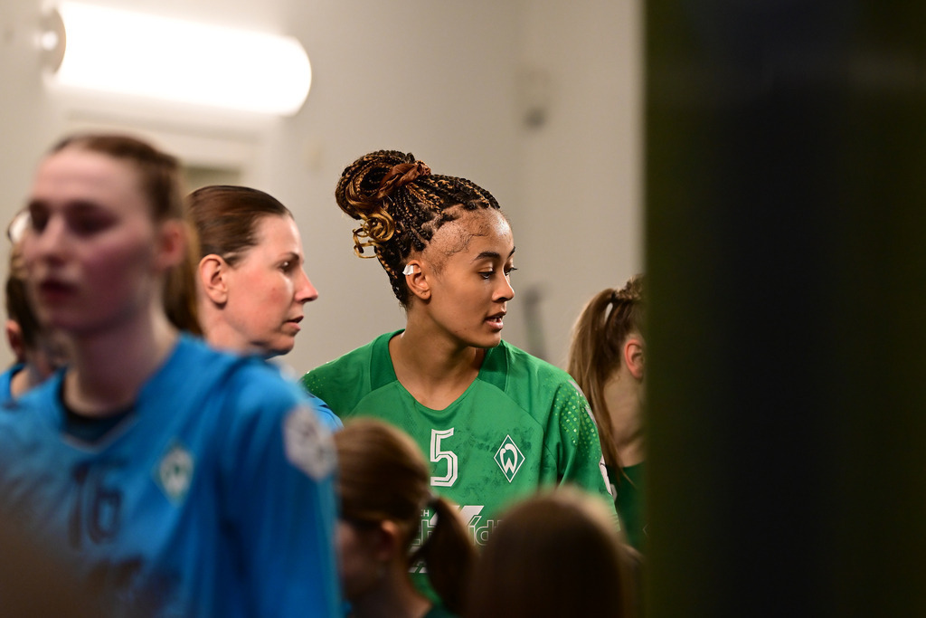 Handball I Frauen I Saison 2024-2025 I 2. Bundesliga I 23. Spieltag I SV Werder Bremen - ESV 1927 Regensburg | Der Sportfotograf. - Realisiert mit Pictrs.com