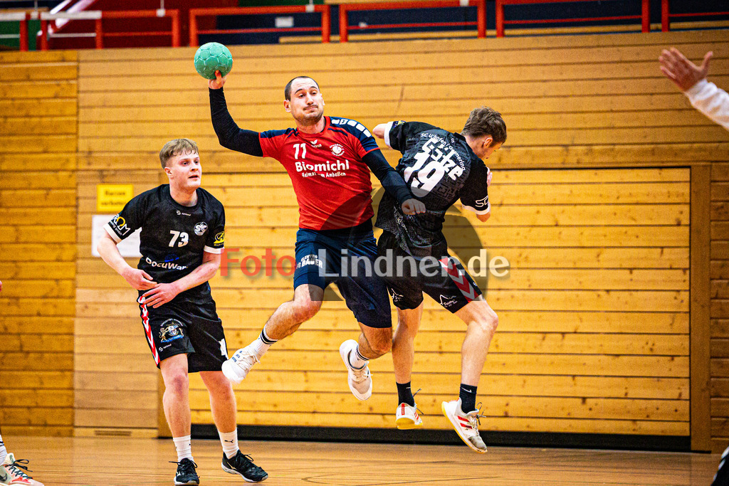 TSV Weiheim gegen SC U´hofen-Germering II | Bezirksliga Handball Herren 2024/25, TSV Weiheim gegen SC U´hofen-Germering II, 20250118,Moritz KRAUSE (TSV Weilheim 11) in Aktion,2025-01-18 in Weilheim (Jahnhalle)Moritz KRAUSE (TSV Weilheim 11)Copyright: WolfgangxLindner