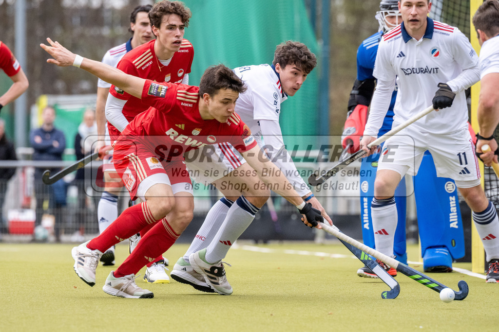 SFE_20240316_0074 | Köln, Deutschland, 16.03.2024:  in Aktion waehrend des Spiels der Feldhockey 1. Bundesliga Herren zwischen Rot-Weiss Köln - Mannheimer HC im KTHC Stadion Rot-Weiss Köln Tennis and Hockey Club am 16.03.2024 in Köln, Deutschland. (Foto von Stephan Fehrmann)

Köln, Germany, 16.03.2024:  in action during the game of Feldhockey 1. Bundesliga Herren between Rot-Weiss Köln - Mannheimer HC in KTHC Stadion Rot-Weiss Köln Tennis and Hockey Club at 16.03.2024 in Köln, Deutschland. (Foto von Stephan Fehrmann)
