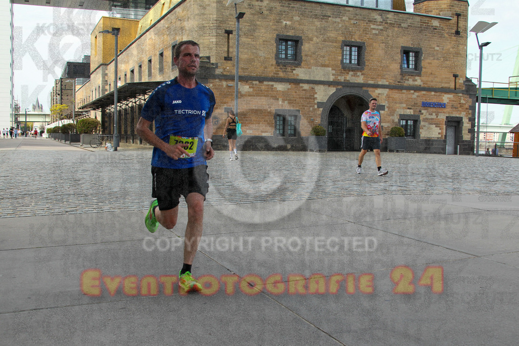 250920_1511_EV4_8229 | Sportfotografie im Rhein-Sieg Kreis, Köln, Bonn, NRW, Rheinland Pfalz, Hessen, etc. Unser Tätigkeitsfeld umfasst den Laufsport vom Volkslauf über den Marathon, Duathlon, Triathon bis zum Ultralauf wie Kölnpfad Ultra oder Schindertrail.