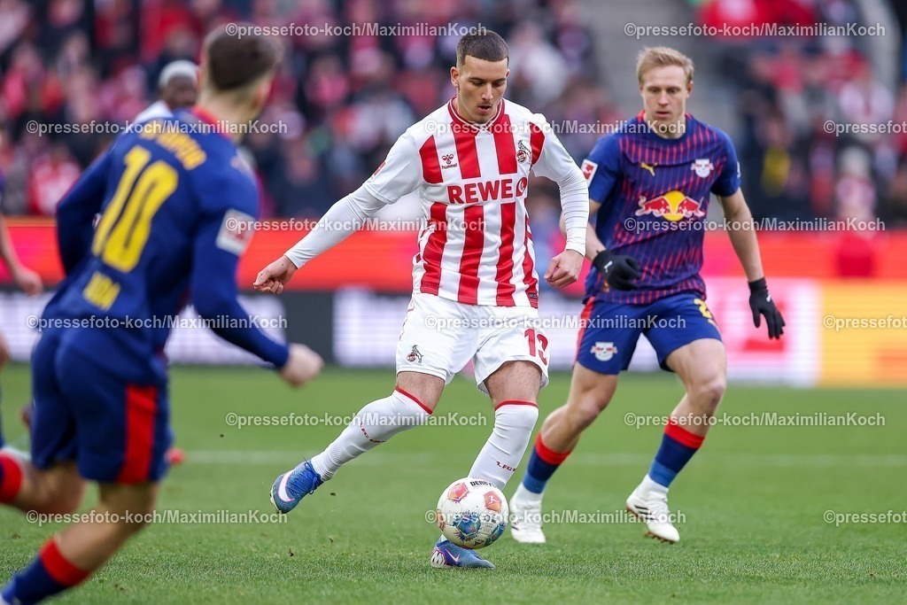 1FC08022601014 | 08.02.2026, Fußball, 1. FC Köln - RB Leipzig, 1. Fußball Bundesliga, 21. Spieltag, RheinEnergie-STADION, Saison 2025 2026: Said El Mala&nbsp;(1FC Koeln #13) im Zweikampf gegen  Brajan Gruda (RB Leipzig #10) Xaver Schlager&nbsp;(RB Leipzig #24)  DFB regulations prohibit any use of photographs as image sequences and or quasi-video.