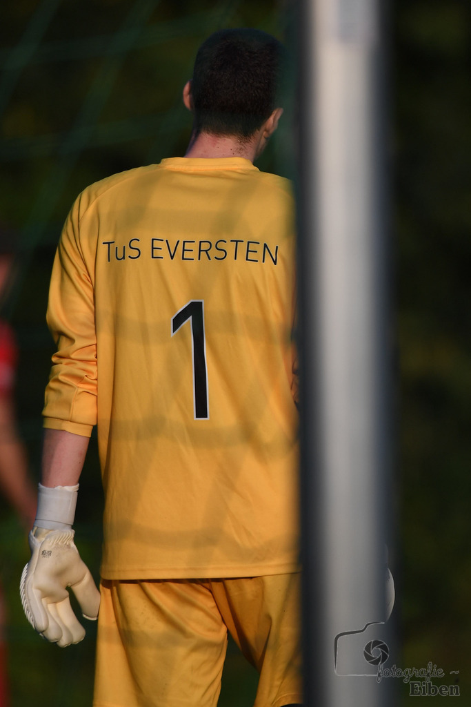 TuS Eversten-SG FriPe | Herren Kreisliga; TuS Eversten (mint)-SG FriPe (rot) am 15.08.2025 in Oldenburg (Sportanlage TuS Eversten), Photo: Philip Eiben 2025 - Realisiert mit Pictrs.com
