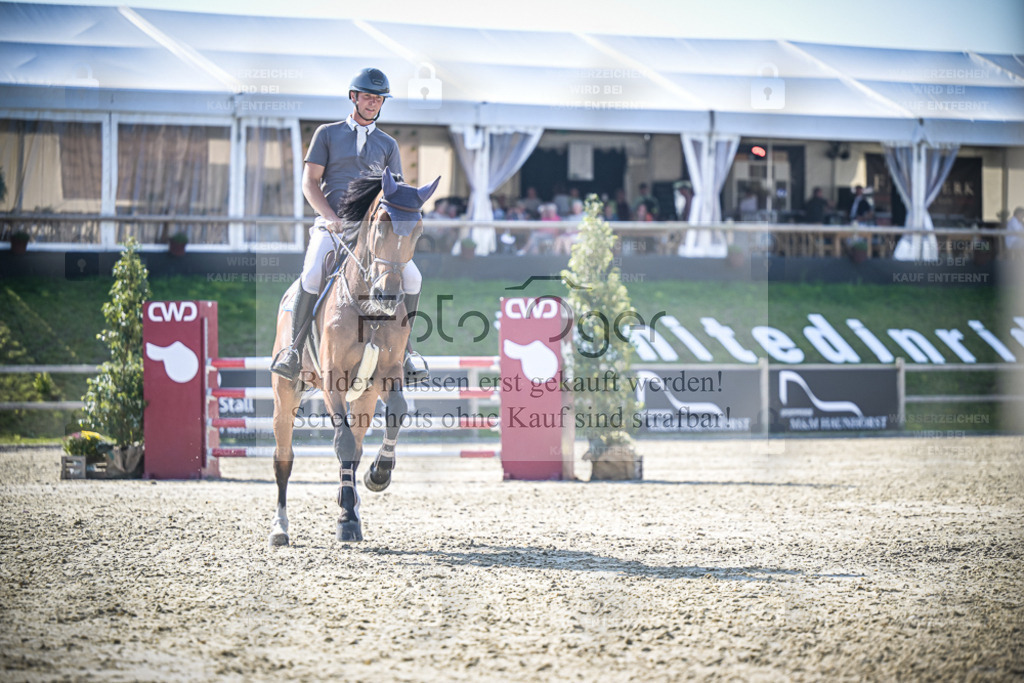DOS_0745 | Entdecke hochwertige Reitturnierfotos von Foto Oger. Professionell, emotional und authentisch – jetzt Lieblingsmomente im Shop bestellen. - Realisiert mit Pictrs.com