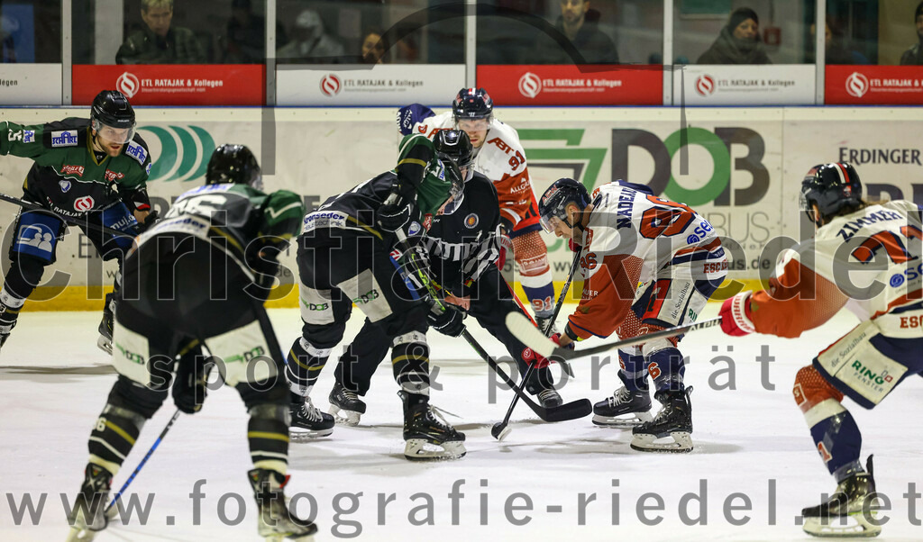 2023-03-03_137_TSV_Erding_gegen_ESC_Kempten | Erding, Deutschland, 03.03.2023:
Eishockey, Bayernliga Playoffs 2022 / 2023, Viertelfinale, TSV Erding gegen ESC Kempten, Endergebnis: 9:3

Foto: Christian Riedel / fotografie-riedel.net