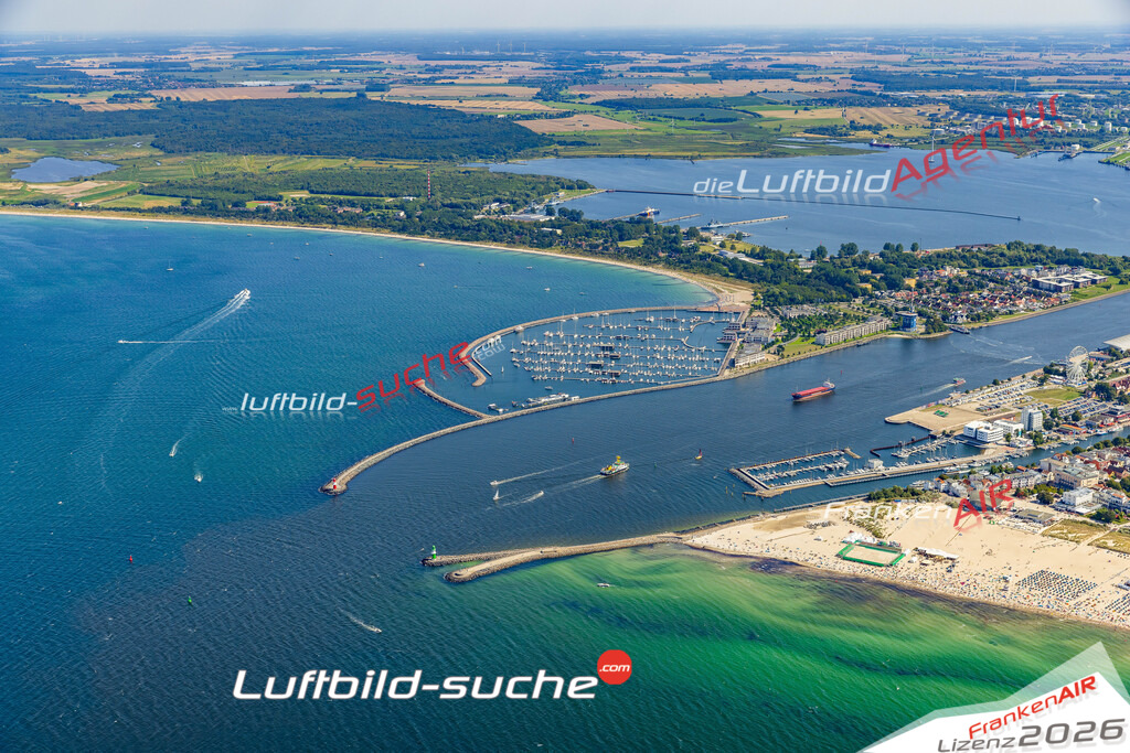 Luftaufnahme Warnemünde Rostock - Die Luftaufnahme wurde 2025 vom UL-Flugzeug heraus erstellt ( ohne Drohne ) - Hochauflösende Luftaufnahme - für professionelle Ausdrucke geeignet. Die Geschenkidee !Mit Lizenz und Bildrechte bestellbar