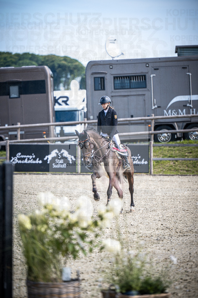 DOS_0710 | Entdecke hochwertige Reitturnierfotos von Foto Oger. Professionell, emotional und authentisch – jetzt Lieblingsmomente im Shop bestellen.Deutschlandweite Turnierfotografie. - Realisiert mit Pictrs.com