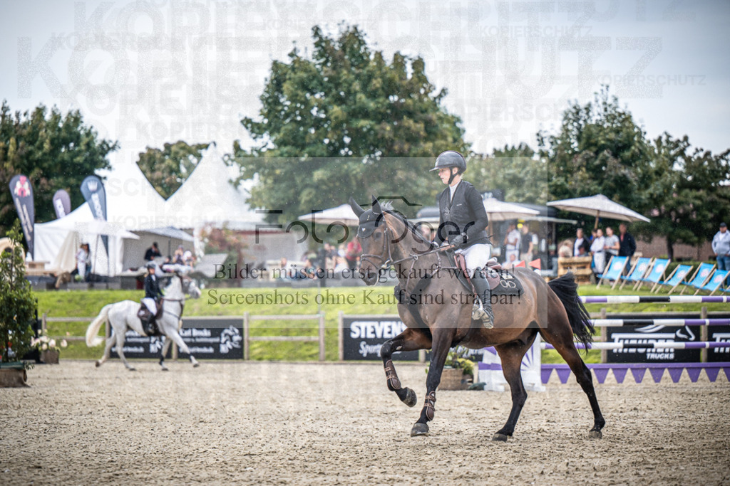 DOS_6477 | Entdecke hochwertige Reitturnierfotos von Foto Oger. Professionell, emotional und authentisch – jetzt Lieblingsmomente im Shop bestellen.Deutschlandweite Turnierfotografie. - Realisiert mit Pictrs.com