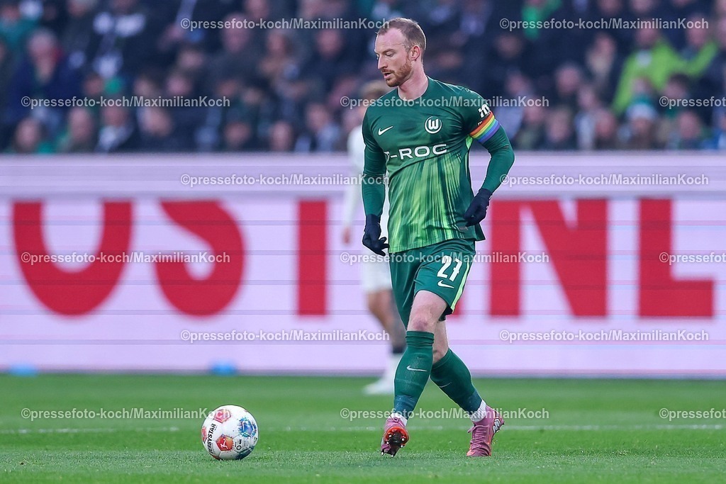 BMG13122502017 | 13.12.2025, Fußball, Borussia Mönchengladbach - VfL Wolfsburg, 1. Fußball Bundesliga, 14.Spieltag, Borussia-Park, Saison 2025 2026: Maximilian Arnold&nbsp;(VfL Wolfsburg #27)  DFB regulations prohibit any use of photographs as image sequences and or quasi-video.