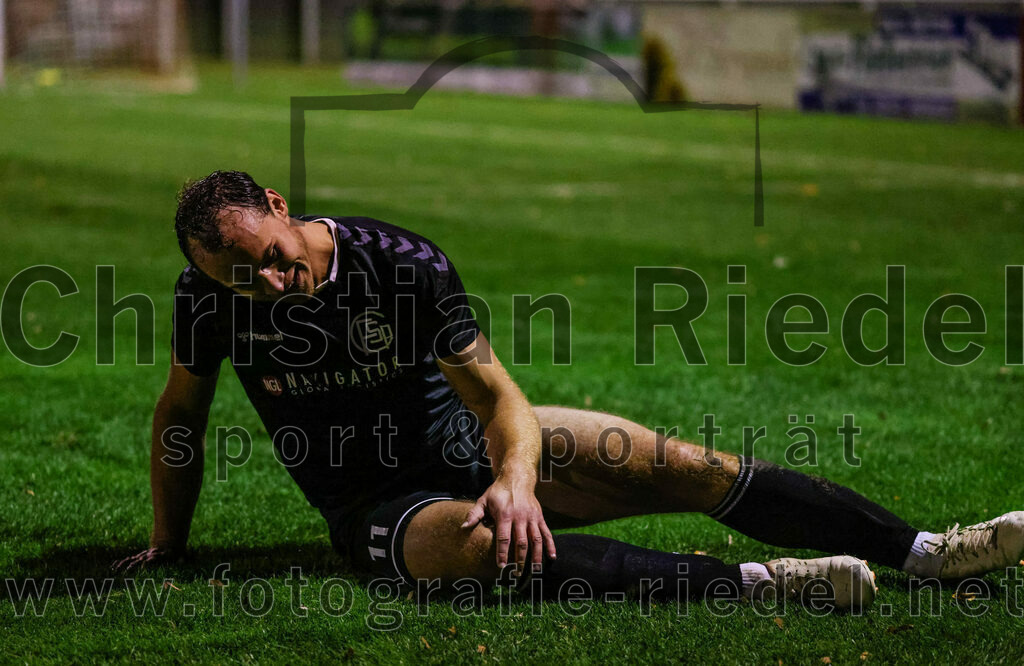 2023-10-27_080_VfB_Hallbergmoos_gegen_FC_Schwaig | Hallbergmoos, Deutschland, 27.10.2023:
Fußball, Landesliga Südost 2023 / 2024, 18. Spieltag, VfB Hallbergmoos gegen FC Schwaig, Endergebnis: 2:3

Markus Straßer (FC Schwaig, #11)

Foto: Christian Riedel / fotografie-riedel.net