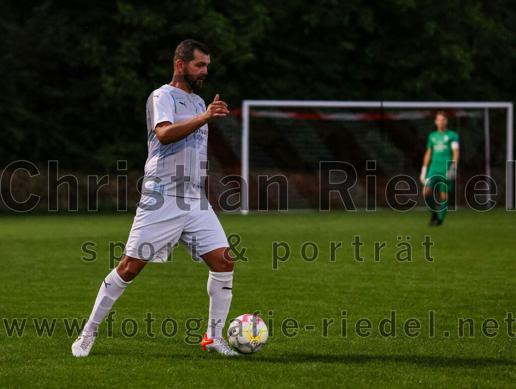 2023-08-01_029_FC_Finsing_gegen_SpVgg_Altenerding | Finsing, Deutschland, 01.08.2023:
Fußball, TOTO Pokal 2023 / 2024, 1. Spieltag, FC Finsing gegen SpVgg Altenerding, Endergebnis: 0:5

Nihad Mujkic (SpVgg Altenerding, #15)

Foto: Christian Riedel / fotografie-riedel.net