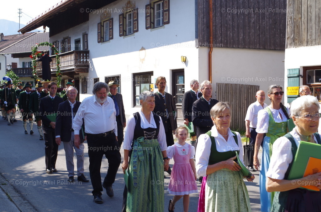 IMGP3703 | fotografiert von Axel PollmannLeonhardi Wallfahrt Benediktbeuern und Murnau, Fronleichnam, Fasching, Landschaft im Loisachtal und Benediktbeuern  - Realisiert mit Pictrs.com
