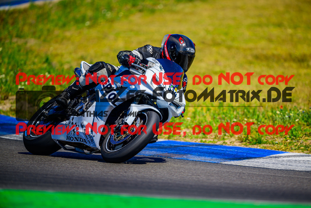 MaZZes_Fotomatrix_20250519_6007705_6792-2 | GELB