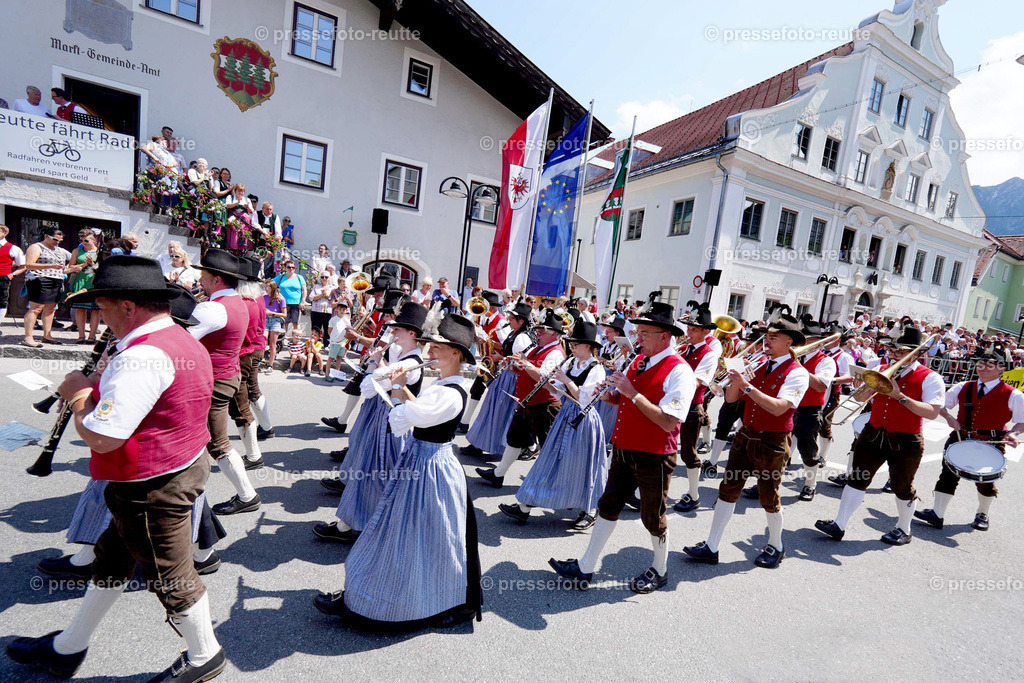 24c-ELMEN-Bundesmusikfest-2023-Juni16-Reutte-DSC01857 | Info aus dem Bezirk Reutte/Ausserfern Tirol sowie eine umfangreiche Bilddatenbank über die gesamte Region: Lechtal, Talkessel Reutte, Tannheimertal, Zwischentoren. Lech, Plansee, Zugspitze, Grenztunnel, B179, Fernpassstraße, Verkehr, Lawinen, Tradition, - Realisiert mit Pictrs.com