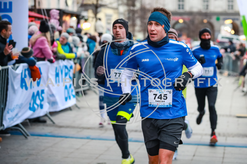 SILVESTERLAUF LINZ 25 | Linz, AUSTRIA, 31. Dezember 25, TRIRUN SILVESTERLAUF LINZ 25 , Image shows: 
Photo: WAPICS / BINDER Manuel