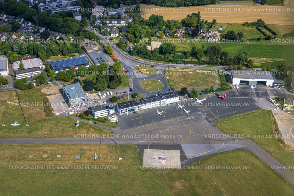 Muelheim220802053 | Luftbild, Flughafen Essen / Mülheim, mit Baustelle und Neubau Pitstop-Zentrale, Haarzopf, Essen, Ruhrgebiet, Nordrhein-Westfalen, Deutschland