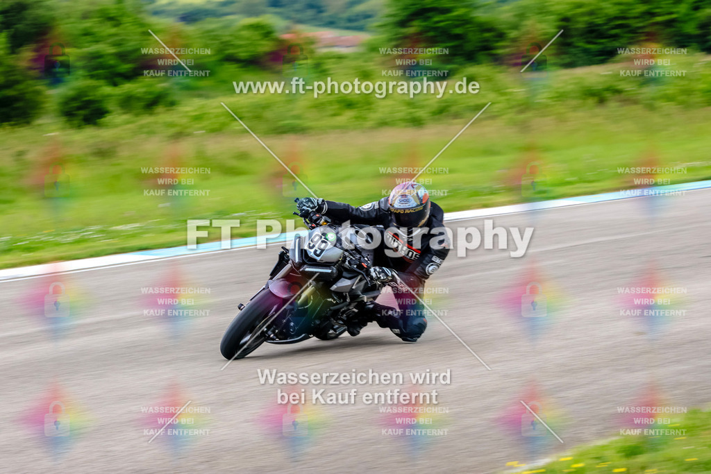 MotoTeam-3571 | Hier findet Ihr Bilder von Touristenfahrten auf der Nürburgring Nordschleife oder von anderen Veranstaltungen die ich besucht habe. Viel Spass beim Durch Schauen 