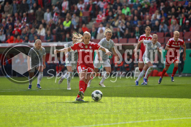 14.05.2026, GER, Fussball, Frauen, DFB-Pokal, Finale, Saison 2025/2026, VfL Wolfsburg - FC Bayern München | Gerogia Stanway (Bayern) erzielt das Tor zum 1:0