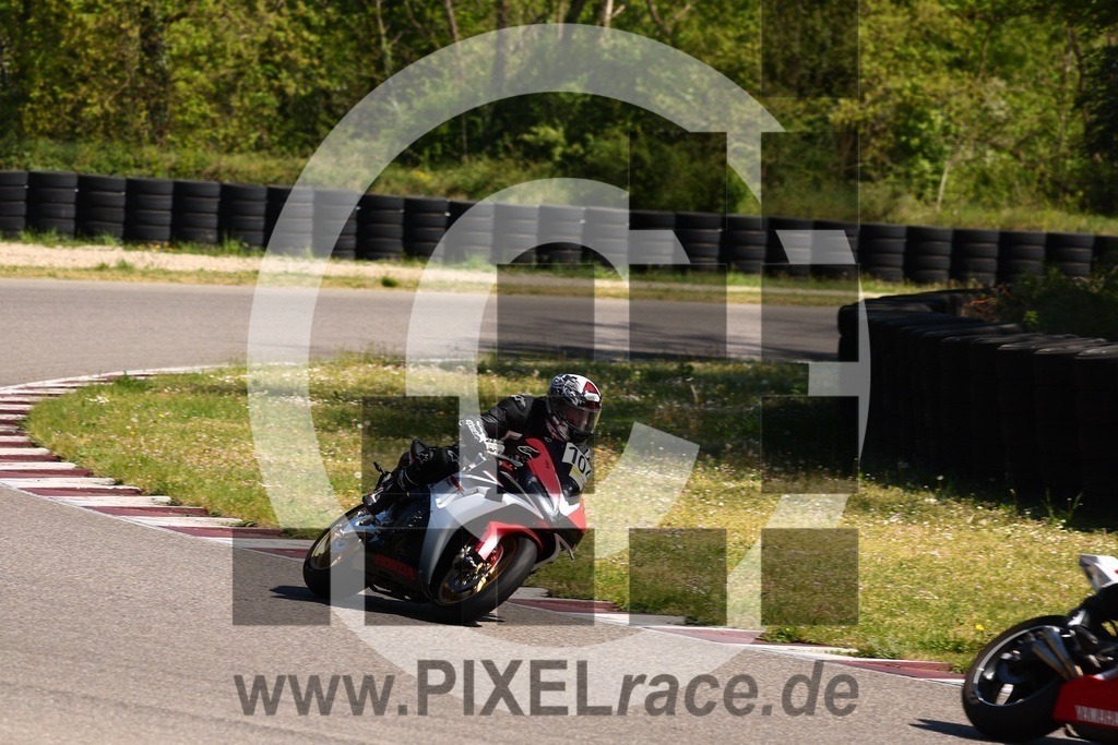 0104-20260426_01335 | Schöne Erinnerungen an spannende Momente - das festzuhalten ist unser Job. PIXELrace.de ist seit 2003 auf den Rennstrecken Europas unterwegs um die Action draußen beim Fahren und die wunderbare Stimmung imm Fahrerlager für euch einzufangen.